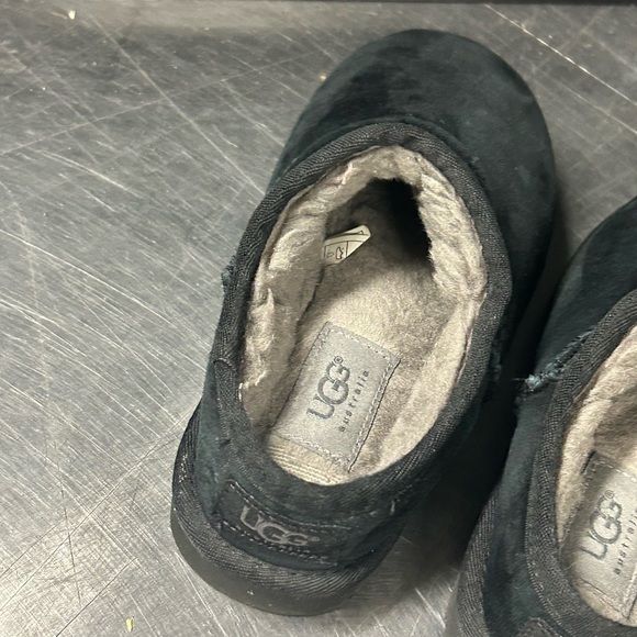 Ugg Slippers Size 5 Women - Picture 6 of 10